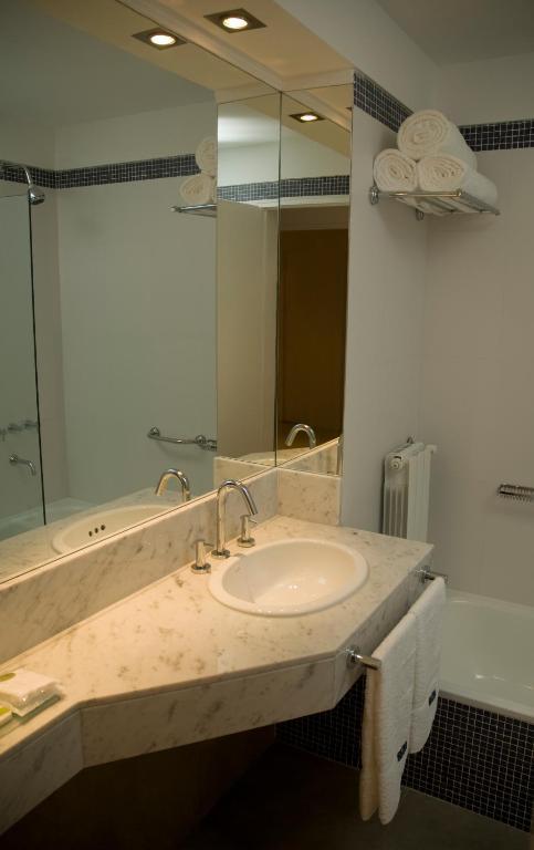 Agua Dulce Hotel Tandil Ngoại thất bức ảnh
