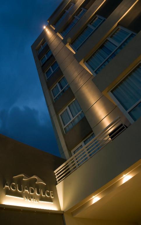 Agua Dulce Hotel Tandil Ngoại thất bức ảnh